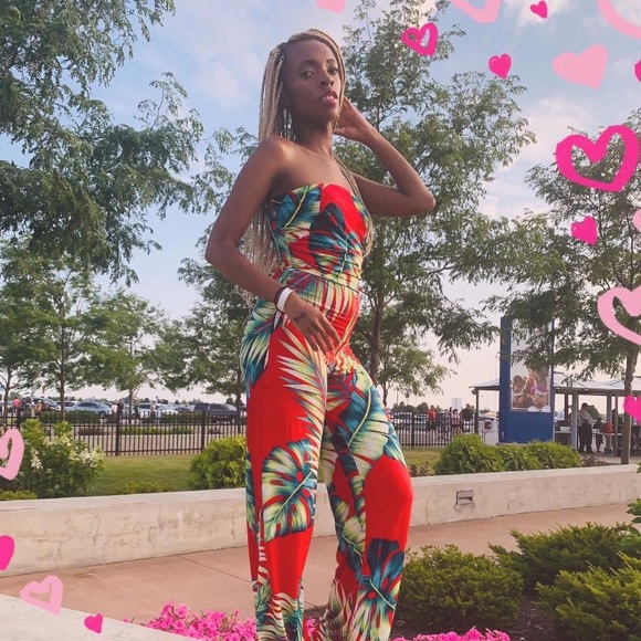 Red summer jumpsuit - Picture 2 of 6